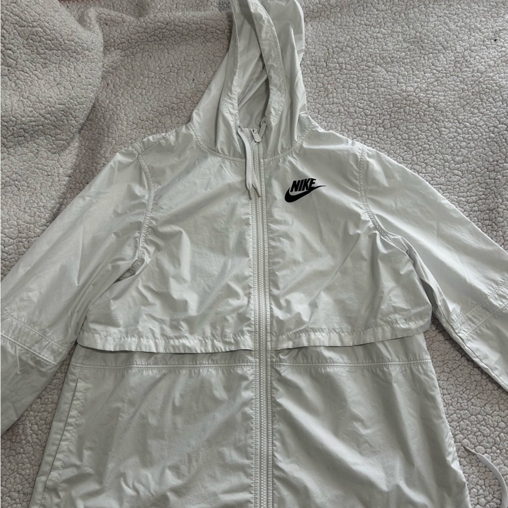 White Nike Windbreaker